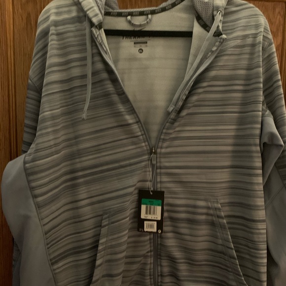 NWT Nike Thermal Men’s Zip Up Jacket - Picture 1 of 3